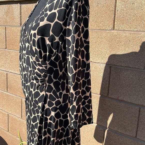 Low neck line leopard print rayon below the knee dress Size 14 by Enfocus Studio - Picture 3 of 6